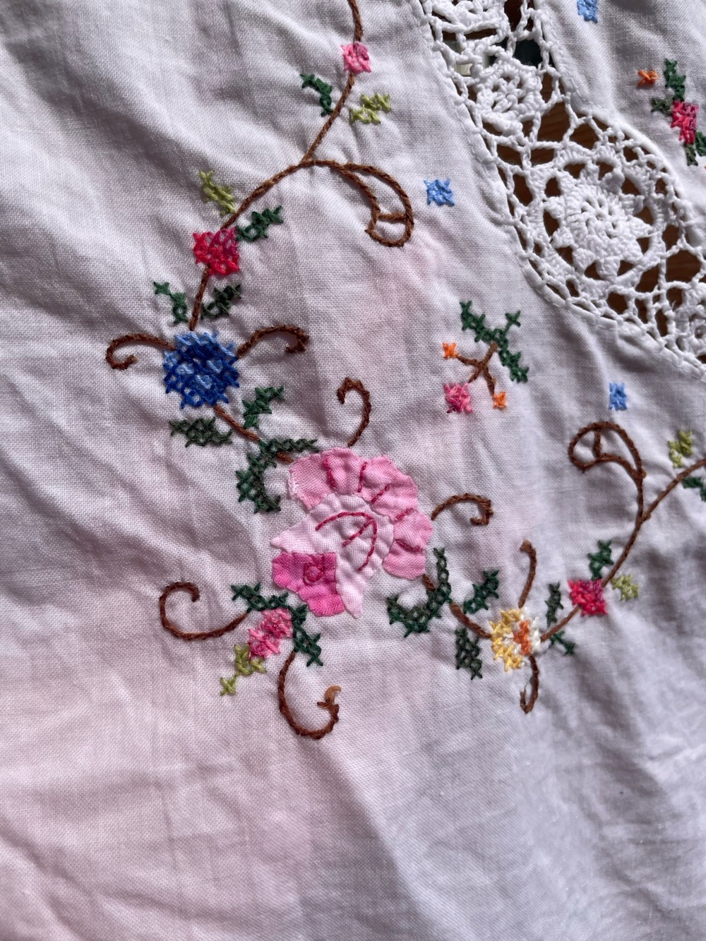 Embroidered White Floral Tablecloth with Pink Accents